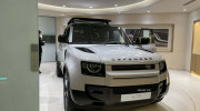 Land Rover Defender 2026 chính thức ra mắt Việt Nam: SUV giá từ 5,09 tỷ đồng
