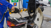 Xăng RON 95 sắp bị khai tử, xe máy đời cũ cần lưu ý gì khi dùng xăng E10?
