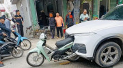 Hà Nội: Tài xế xe VinFast Lux SA2.0 mất lái gây tai nạn khiến cháu bé 5 tuổi tử vong