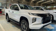 Mitsubishi Triton MT 4x4 2023 được đại lý giảm giá sốc, chỉ còn từ 550 triệu đồng