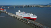 VinFast VF 8 cập cảng Mỹ - phạm vi lái đạt 264 dặm