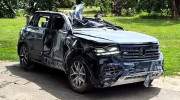 Volkswagen Touareg biến dạng sau vụ nổ tên lửa nhưng vẫn khởi động và di chuyển bình thường