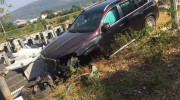 Quảng Ninh: “Biệt thự di động” Mercedes-Maybach GLS 600 đâm vào cửa hàng lăng mộ, “vỡ toác” đầu xe