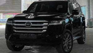Toyota Land Cruiser 2022 vừa về Hà Nam đã được thay la zăng bản Trung Đông
