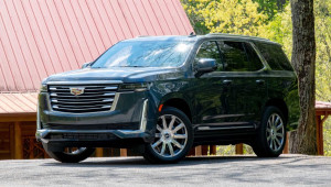 Dù đắt đỏ nhưng khách vẫn mua Cadillac Escalade Platinum 2021 