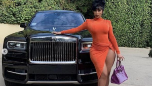 Vợ rapper Offset sở hữu cả Rolls-Royce Cullinan và Lamborghini Urus dù chưa có bằng lái xe