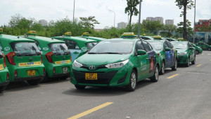 Cước taxi, xe công nghệ bất động trước đà lao dốc của giá xăng