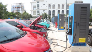 Hà Nội yêu cầu địa phương rà soát quỹ đất lắp đặt trạm sạc phục vụ chuyển đổi xe điện