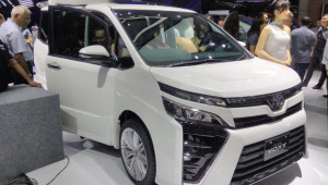 Toyota Voxy 2017 sẽ đến tay khách hàng Indonesia với giá dự kiến 770 triệu VNĐ