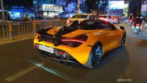 Đây là chiếc McLaren 720S Spider duy nhất tại Việt Nam sở hữu cánh gió carbon trần phía sau