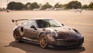 Ngắm Porsche 911 GT2 RS màu tím 