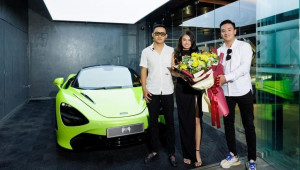 Hoa hậu doanh nhân Trương Thu chính thức nhận bàn giao McLaren 720S hơn 24 tỷ VNĐ