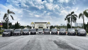 Hãng hàng không AirAsia gia nhập thị trường taxi công nghệ với Toyota Vellfire và Toyota Alphard