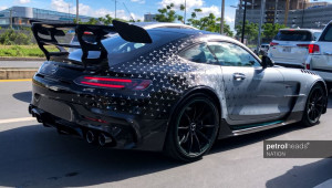 Hàng khủng Mercedes-AMG GT Black Series P One Edition bất ngờ lăn bánh tại Campuchia