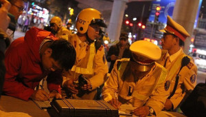 Từ 1/1/2020: Không có, không mang giấy tờ xe, không thắt dây an toàn bị phạt bao nhiêu tiền?