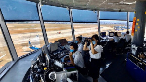 Kiểm soát viên không lưu điều hành bay được cách ly để ứng phó Covid-19