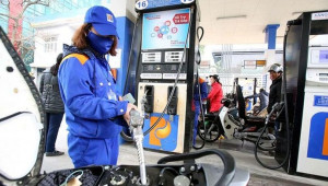 Ngày mai (11-3), giá xăng tăng lên hơn 30.000 đồng/lít?