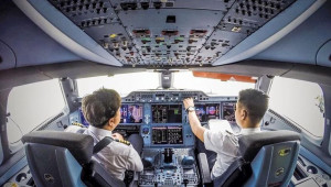 Hàng không: Lương 300 triệu đồng/tháng vẫn thiếu nghiêm trọng phi công và nhân lực kỹ thuật cao