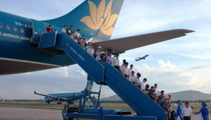 Nữ hành khách trượt ngã ở xe thang máy bay tử vong