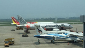 Hàng không phải hoàn tiền cho khách đã mua vé mà không được bay