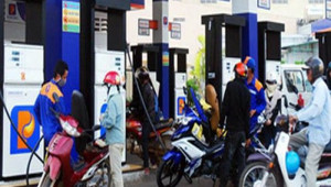 Giá xăng tăng hơn 600 đồng/lít