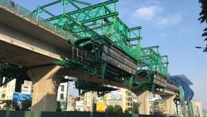 Phân luồng giao thông đường Phạm Văn Đồng để thi công vành đai 3 trên cao