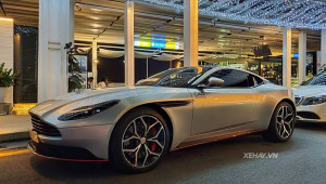 Sài Gòn: Aston Martin DB11 V8 “cánh bạc” Lightning Silver khoe dáng trong đêm