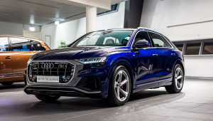 Audi Q8 Navarra Blue sang trọng hơn với khoang cabin tùy chỉnh