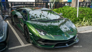 Lamborghini Aventador SVJ của ông chủ chuỗi Pharmacity ra phố mừng năm mới