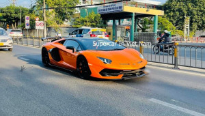 Cực phẩm Lamborghini Aventador SVJ Roadster cập cảng hôm trước, hôm sau ra biển Tây Ninh luôn