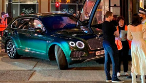 Rich kid lái Bentley Bentayga tạt đầu tàu điện phải công khai xin lỗi và đền bù gần 200 triệu VNĐ