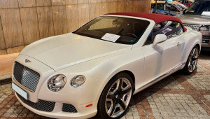 Bentley Continental GTC W12 Mulliner: Hiếm có chiếc xe mui trần nào toả sáng tới vậy!