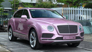 Bentley Bentayga màu hồng Passion Pink độc nhất Việt Nam đang được rao bán với mức giá 8 tỷ đồng