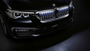 Khách hàng BMW 5 Series có thể mua lưới tản nhiệt phát sáng với giá hơn 14 triệu VNĐ