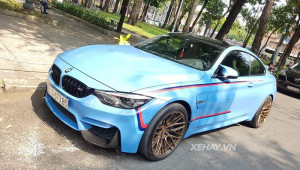 Sài Gòn: Chạm mặt BMW M4 độ ống xả Capristo 