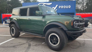Ford Bronco đẹp hoang dã với màu sơn xanh lục mới