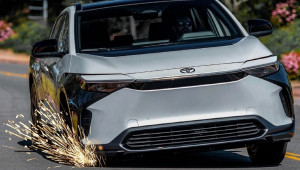 Toyota bZ4X tiếp tục được sản xuất sau khi khắc phục lỗi rụng bánh xe
