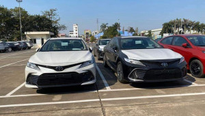 Lô Toyota Camry 2022 đầu tiên cập cảng Việt Nam: 4 phiên bản, số lượng lớn để bán dịp Tết