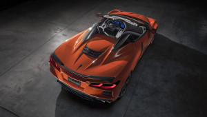 Chevrolet Corvette Stingray Convertible 2020 đắt hơn 174,4 triệu VNĐ so với 1LT Stingray Coupe