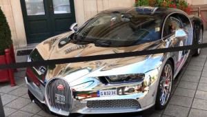 Bugatti Chiron hóa 