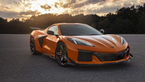 Chevrolet Corvette Z06 2023 là siêu xe thương mại có động cơ V8 hút khí tự nhiên mạnh nhất thế giới