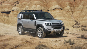 Land Rover Defender 130 mới dài hơn bản 110 đáng kể, hàng ghế cuối rộng hơn hẳn