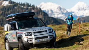 Land Rover Defender đóng vai trò quan trọng trong cuộc đua mạo hiểm khắc nghiệt nhất thế giới