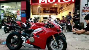 Ducati Panigale V4 S đầu tiên về Việt Nam giá 1,6 tỷ đồng đã về với biker Hà Nội