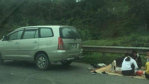 Lập biên bản ô tô dừng đỗ trái phép để tổ chức ăn uống trên cao tốc Nội Bài- Lào Cai