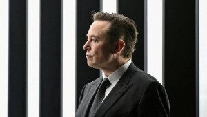 Tesla lỗ nặng, Elon Musk lo sợ phá sản