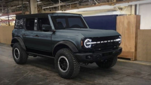 Ford Bronco sẽ có phiên bản hàng đầu với mái cố định, trực tiếp 