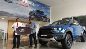 Người đàn ông may mắn nhất Malaysia: Mua Ford Ranger - được tặng thêm Ford Ranger Raptor