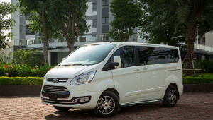 Những chiếc Ford Tourneo cuối cùng tại Việt Nam được giảm giá tới 100 triệu đồng để 