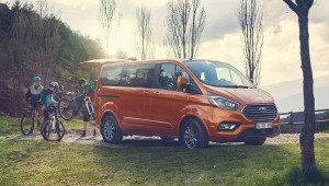 Ford Tourneo Custom dùng động cơ dầu EcoBlue 2.0L có tùy chọn hybrid ra mắt tại châu Âu